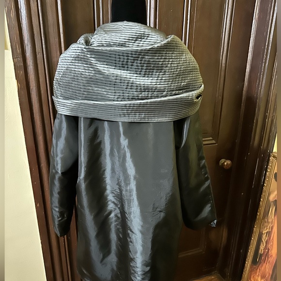 Travelsmith Reversible  Raincoat Pleated Hood/Collar PL - Picture 6 of 7